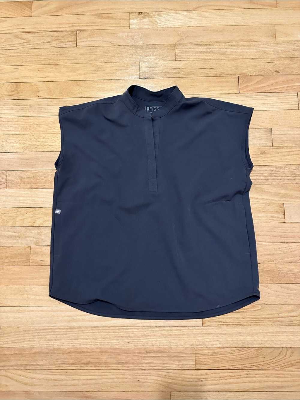 Figs Rafaela scrub top size medium- charcoal grey